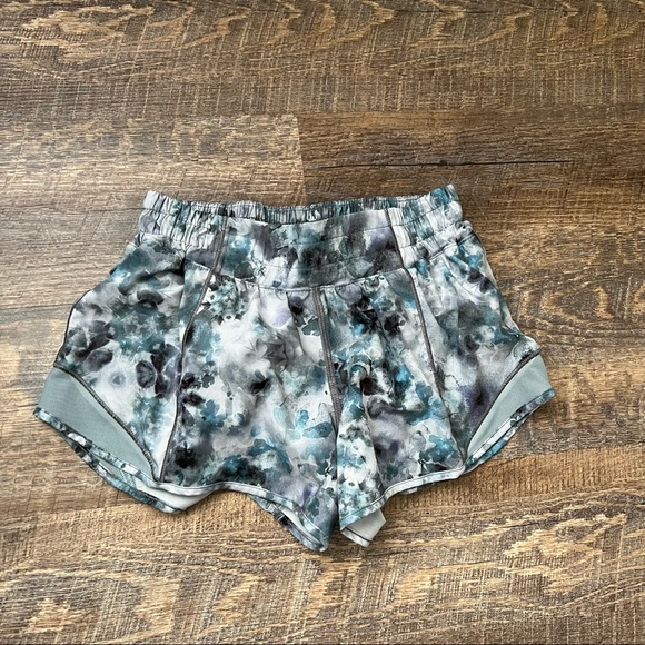 Pants - Lululemon low rise track short